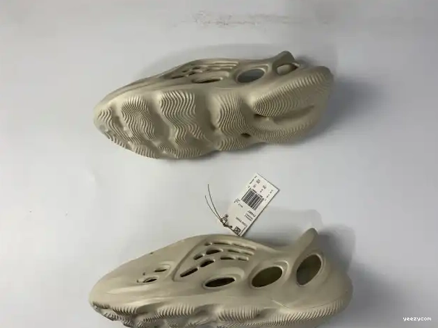 Yeezy RNNR Adidas FY4567 Sand Foam 0620